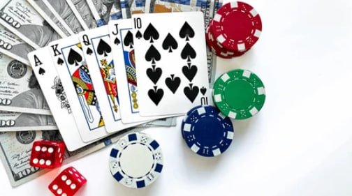 Ilustrasi pengalaman bermain sportsbook, slot, dan live casino di hokiwin33